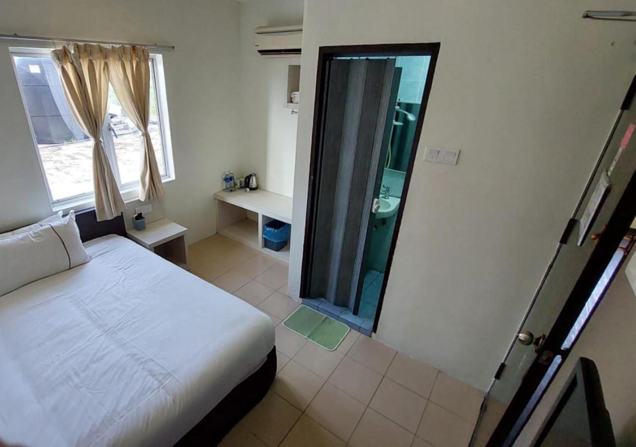 Angsoka Hotel Teluk Intan Exterior foto